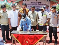 Bupati Iti Octavia Jayabaya Resmikan Jalan di Lebak Selatan